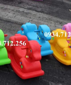 Bập bênh nhựa cho bé