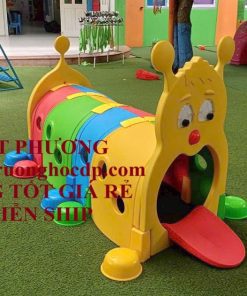 ham-chui-con-sau-nhua-an-toan-cho-truong-mam-non-ban-giam-hieu-chu-truong-tu-thuc