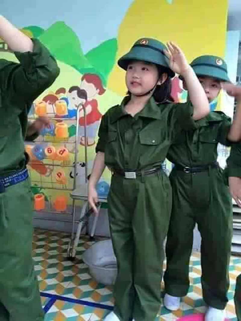 mau-trang-phuc-bieu-dien-tre-em-mam-non