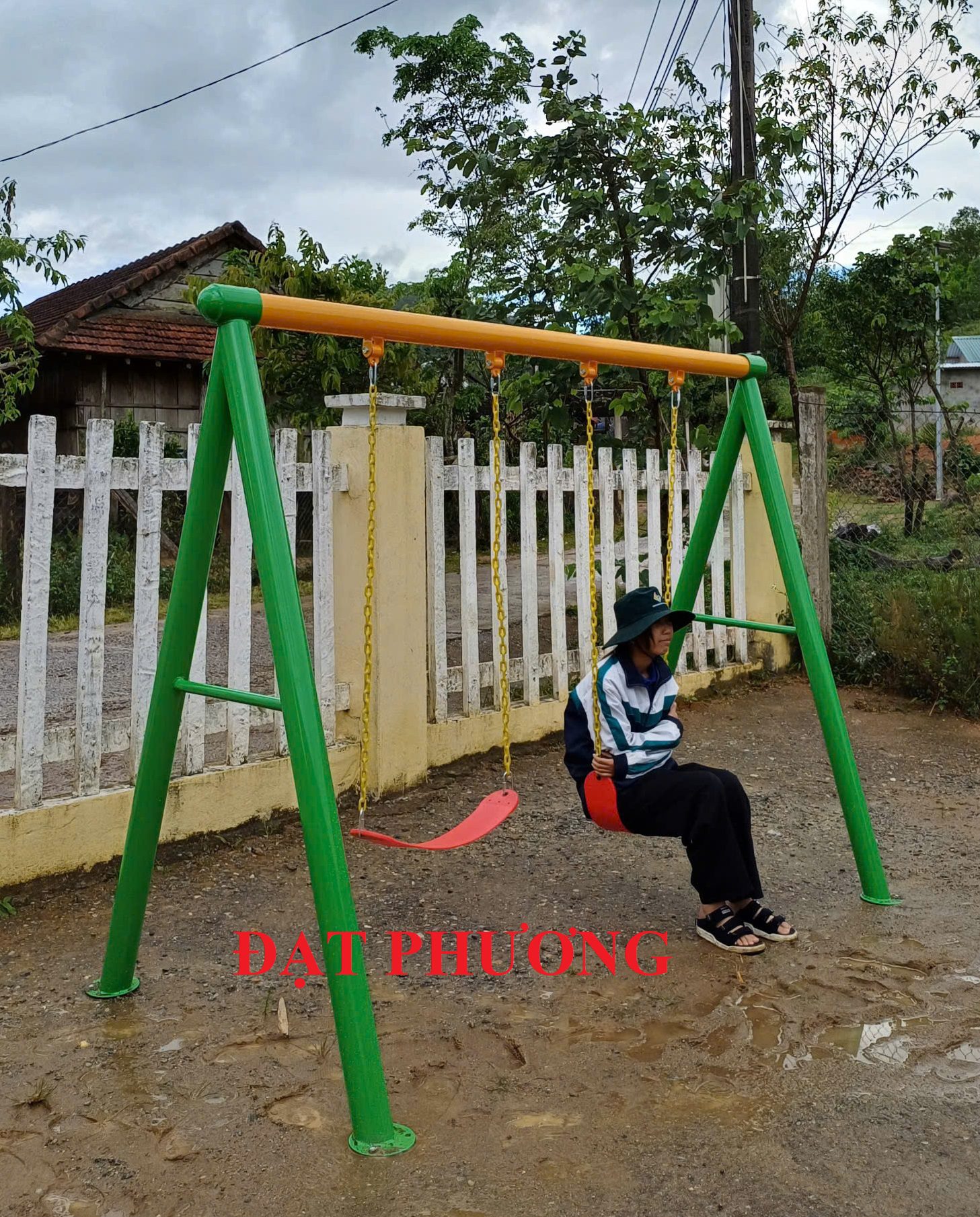 XICH-DU-2-CHO-NGOAI-TROI-MAM-NON_SAN-CHOI-CHO-TRE xích đu ngoài trời ZKC 250-5