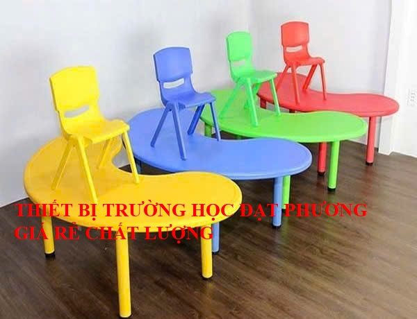 ban-ban-nguyet-chan-nhua-nhap-khau-cho-cac-truong-mam-non-gia-re-nhap-khau-thiet-bi-truong-hoc-dat-phuong