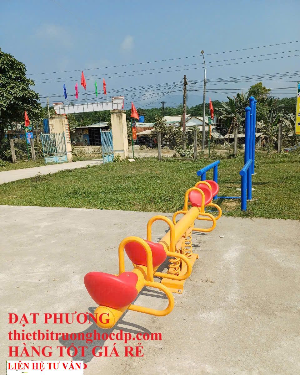 do-choi-ngoai-troi-bap-benh-4-cho-sat-truong-mam-non-khu-vui-choi