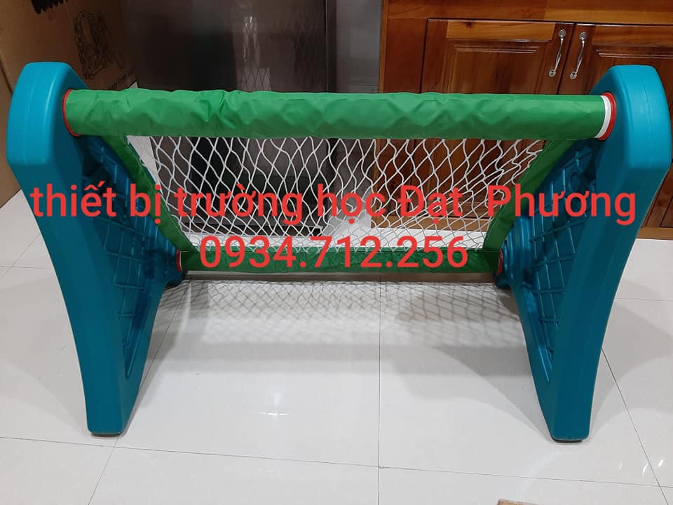 khung-thanh-bong-da-cho-be-mam-non-mau-giao