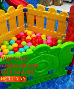 nha-bong-5-mieng-quay-bong-nhua-dung-trong-nha_do-choi-mam-non-choi-van-dong-an-toan_phat-trien-tri-tue_san-choi-an-toan_truong-mam-non_tu-thuc_gia-re